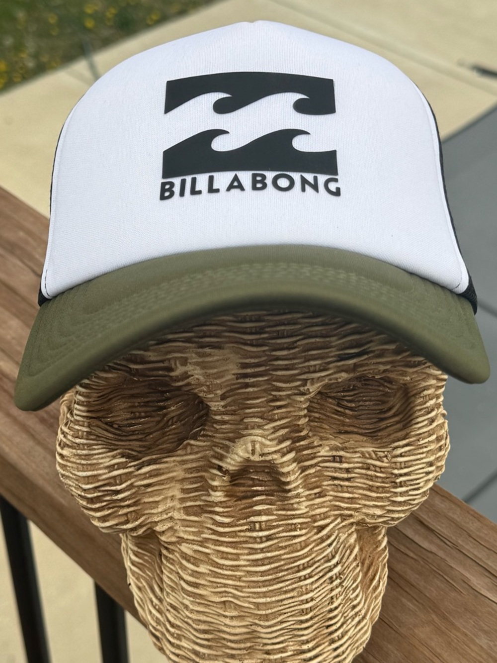 Billabong Classic Podium Foam Trucker w/Adjustable SnapBack closure. NWT